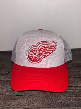 Detroit Red Wings Red & White Trucker Hat
